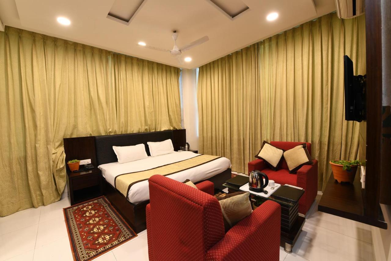 Madhav Muskan Residency Mathura Exterior foto