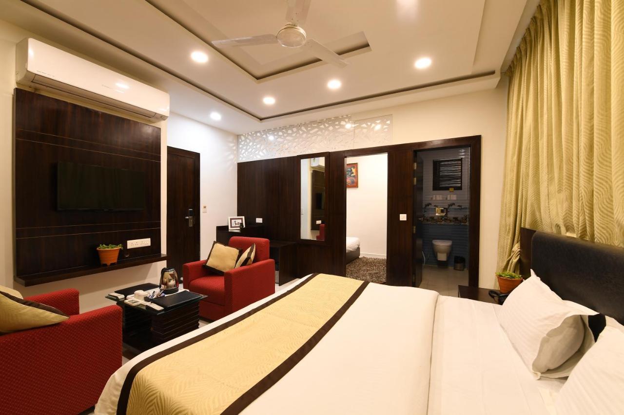 Madhav Muskan Residency Mathura Exterior foto